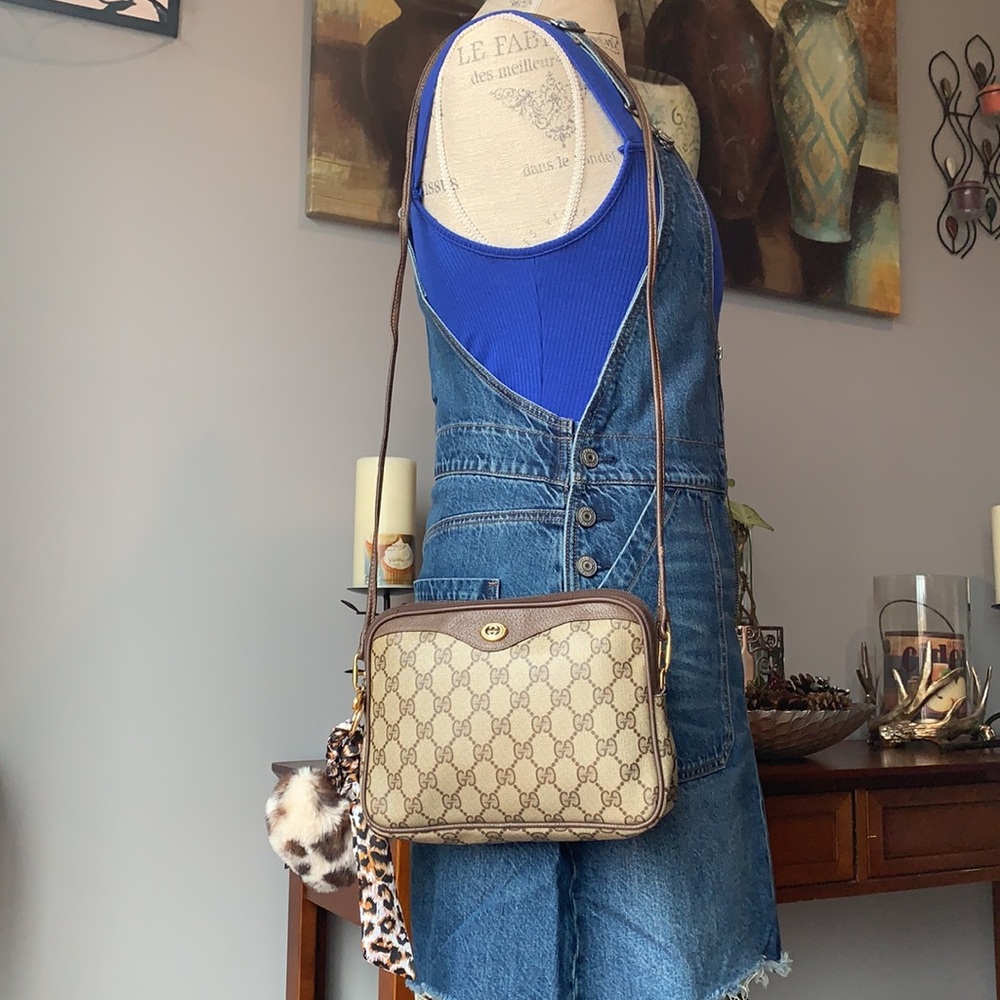 💕💯Authentic Gucci Sling Vintage💕